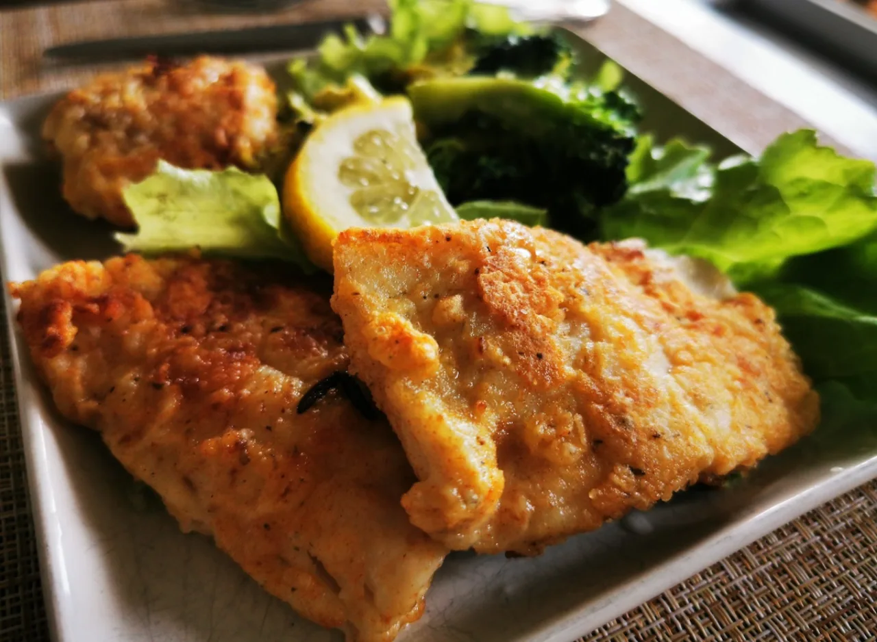 Peixe frito: guia completo de como escolher e consumir com saúde
