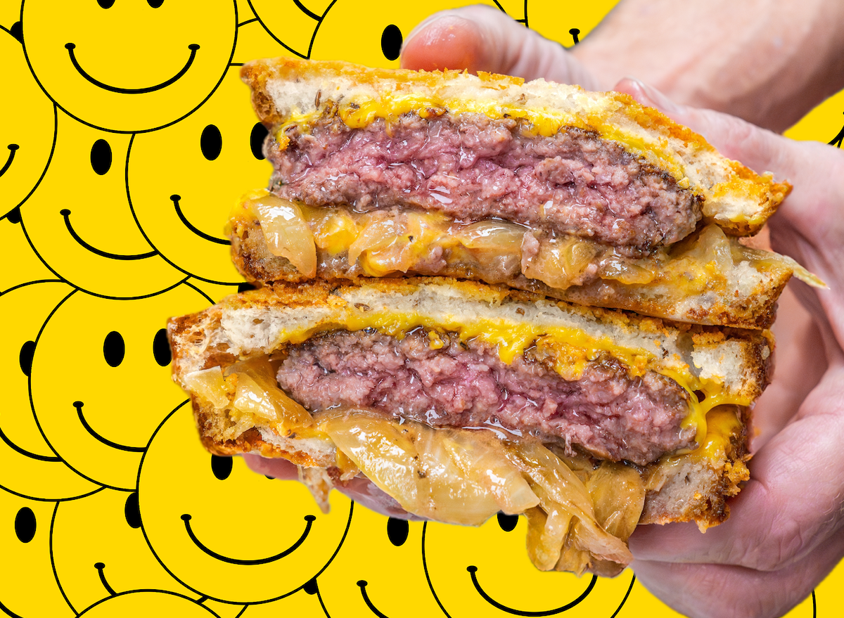 Como fazer um Patty Melt caseiro: receita de sanduíche crocante