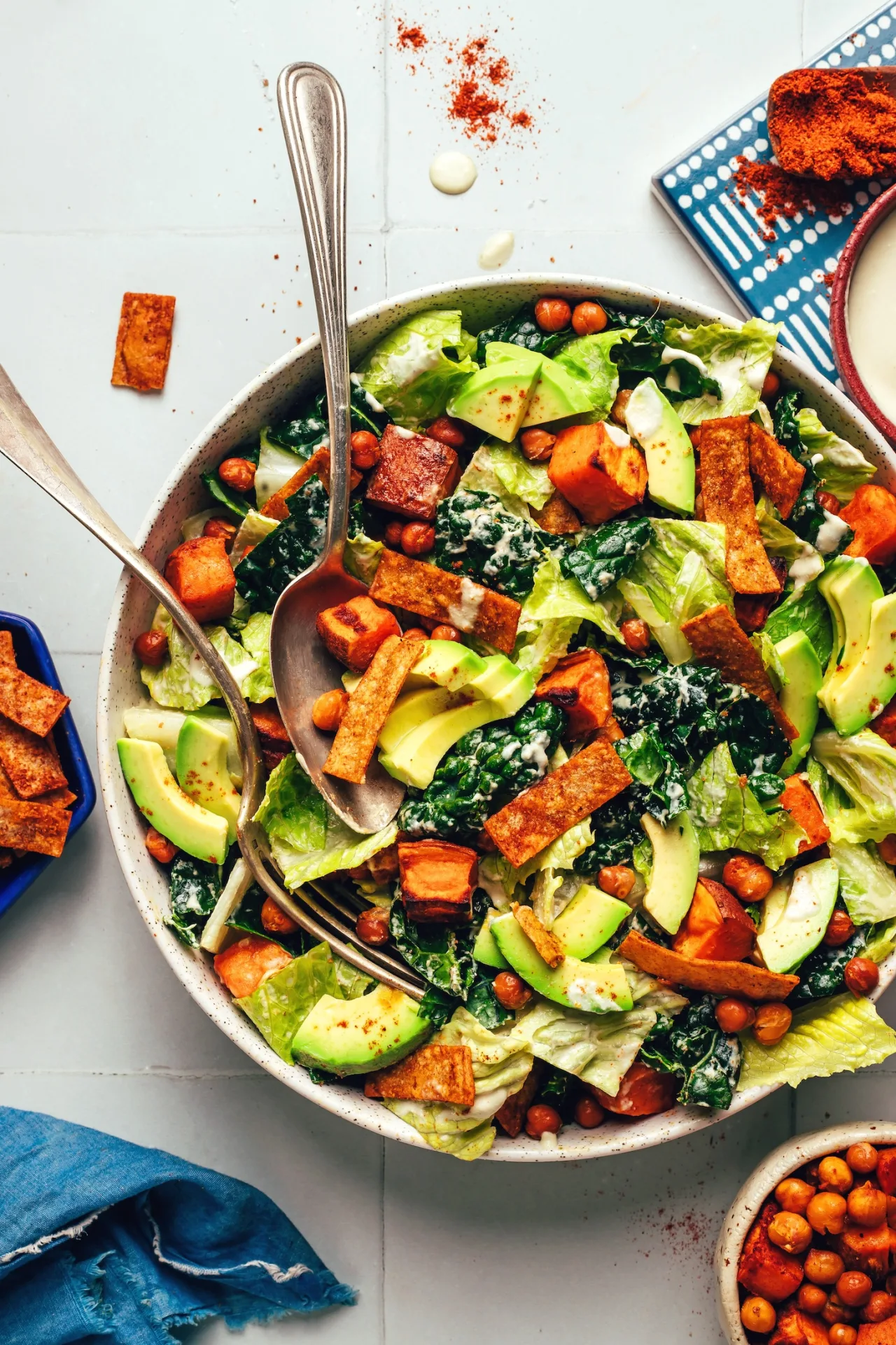 Salada de Taco Vegana com Batata-Doce e Grão-de-Bico: Receita Fit